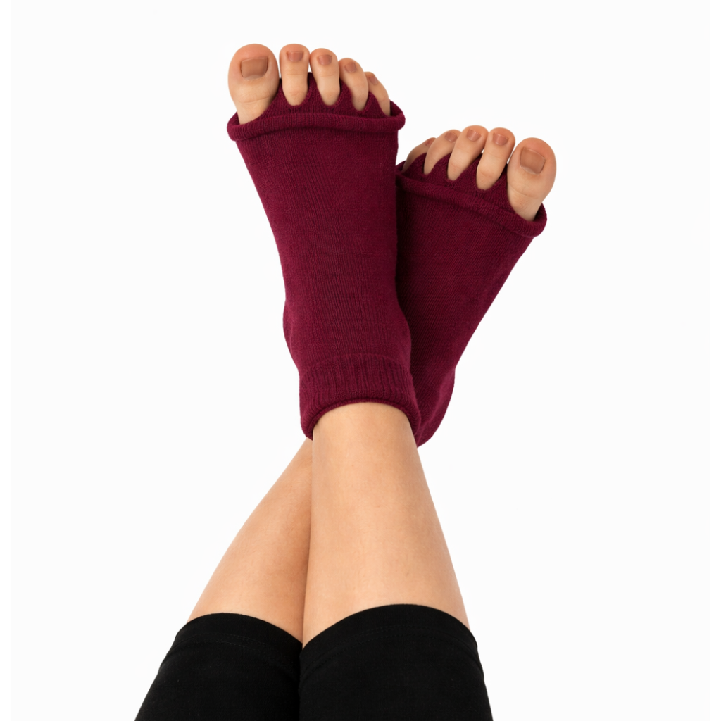 MAROON TOE SPACER SOCKS